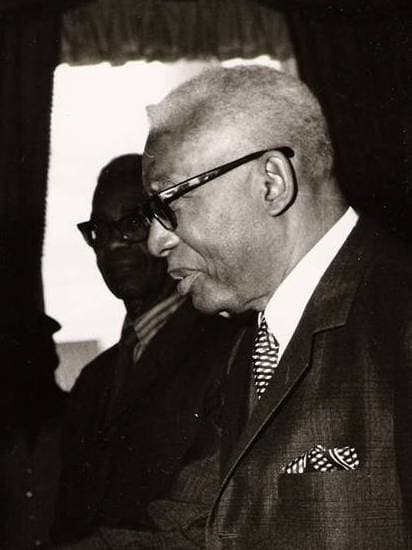12/04 — Istwa Ayiti jou a
